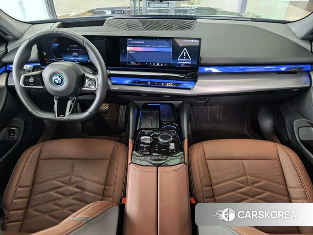 BMW i5 2025 Черный из Китая, фото 6