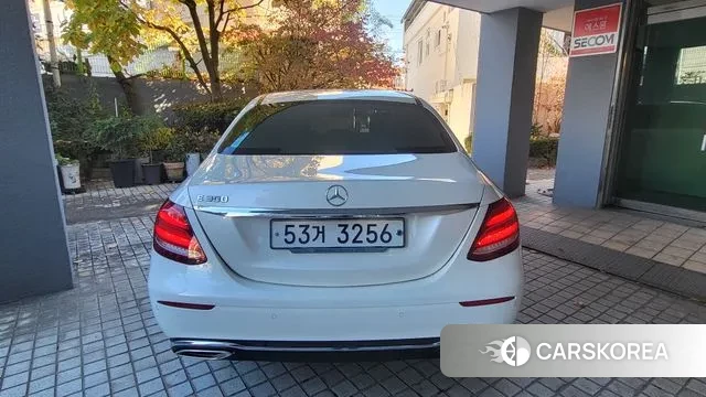 Mercedes-Benz E-Class W213 2018 Жемчужный цвет из Кореи, фото 4