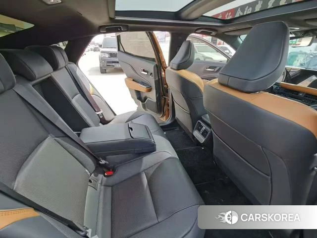 Toyota Crown SportCross 2024 Коричневый из Китая, фото 4
