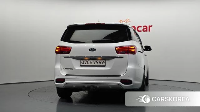 Kia The New Carnival id 3873421 из Кореи 14