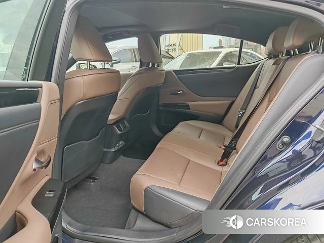 Lexus ES id 4291531 из Китая 8