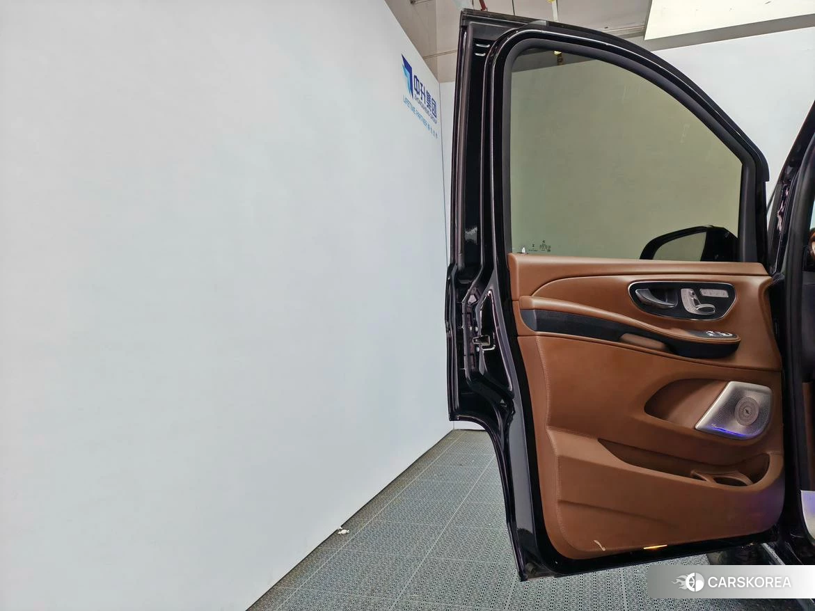 Mercedes-Benz V-class id 4413519 из Китая 17
