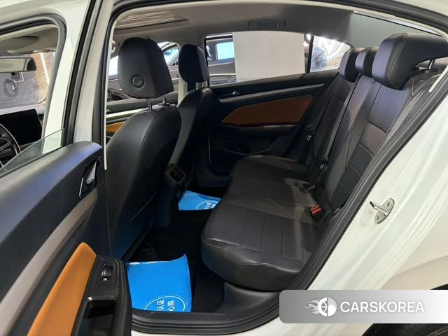 Volkswagen Bora 2024 Белый из Китая, фото 4
