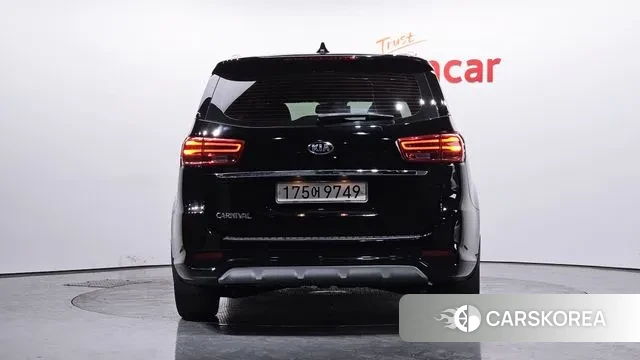 Kia The New Carnival id 2567983 из Кореи 14