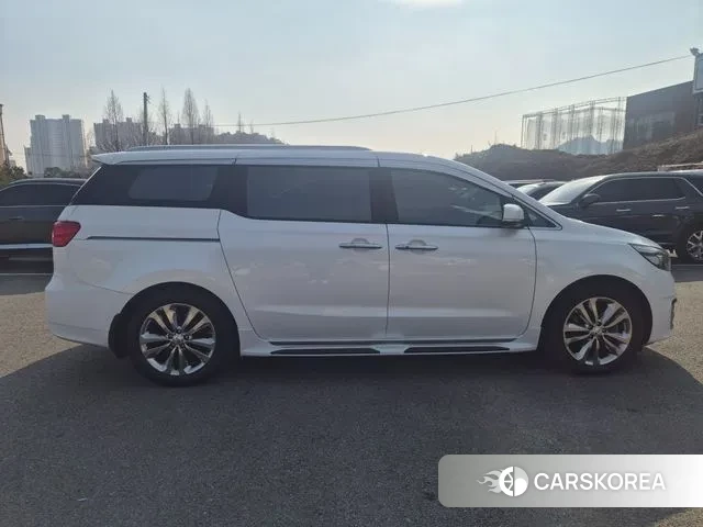 Kia All New Carnival id 3547783 из Кореи 14