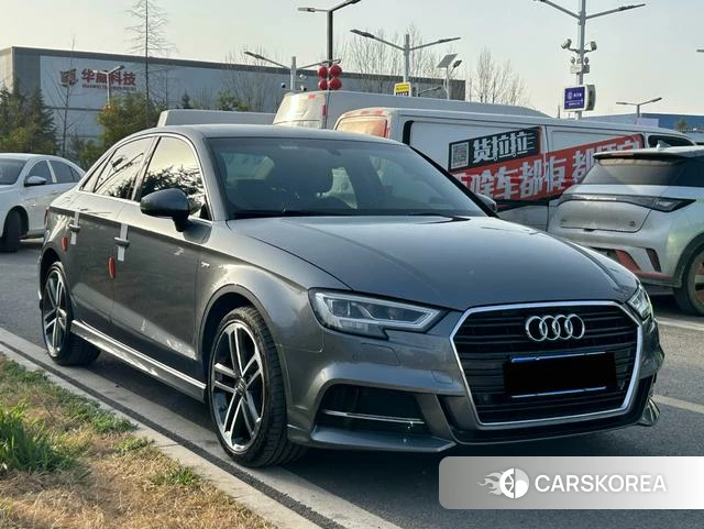 Audi A3 2019 Темно-серый из Китая, фото 4