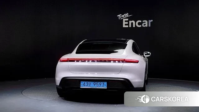 Porsche Taycan id 3165464 из Кореи 14