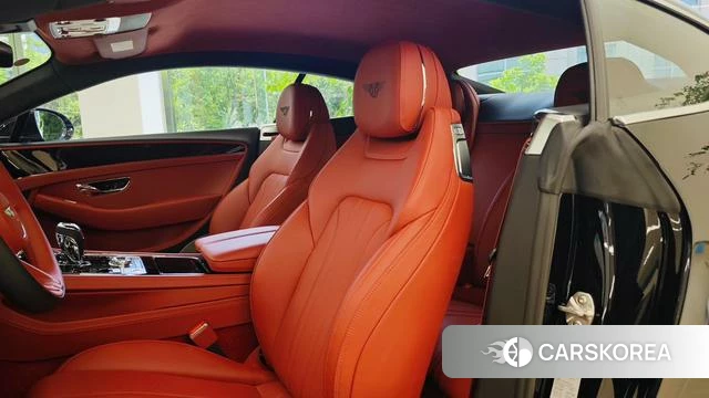 Bentley Continental 2024 Черный из Китая, фото 5