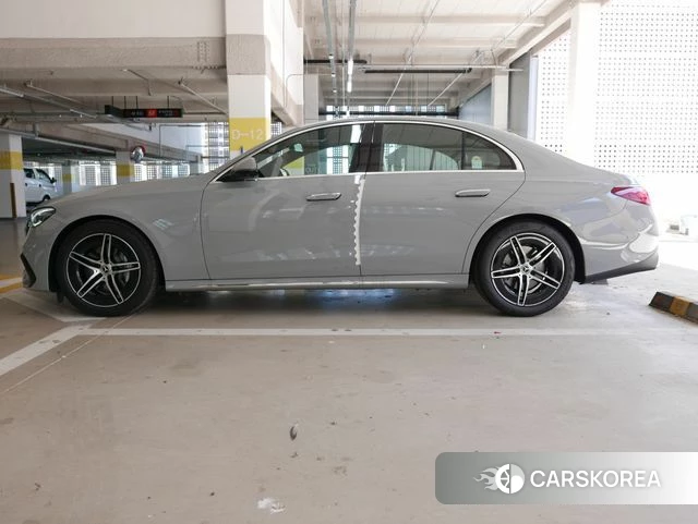 Mercedes-Benz E-Class W214 2026 Цвет галактики из Кореи, фото 6
