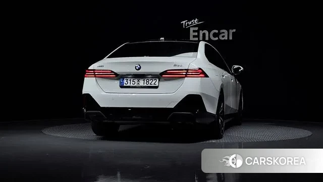 BMW 5 Series (G60) id 3550163 из Кореи 14