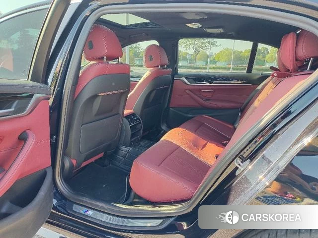 BMW 5 series 2023 Черный из Китая, фото 6