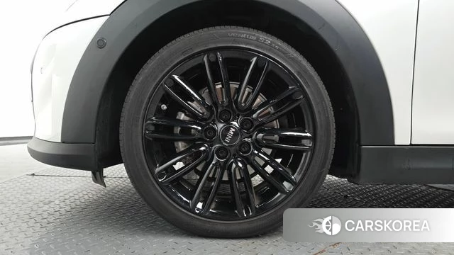 Mini Cooper Convertible id 3921965 из Кореи 14