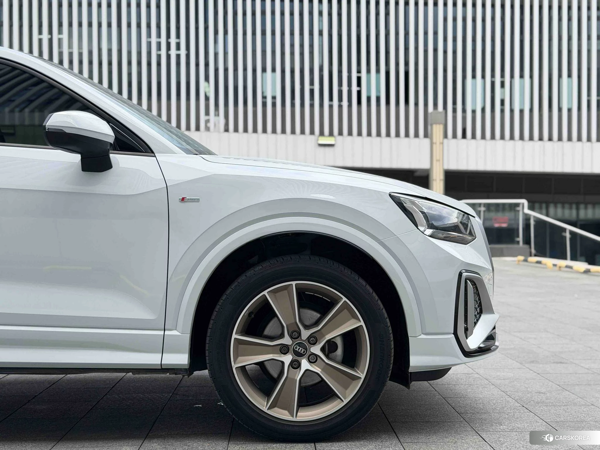 Audi Q2L id 4513840 из Китая 12