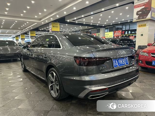 Audi A4L 2021 Темно-серый из Китая, фото 5
