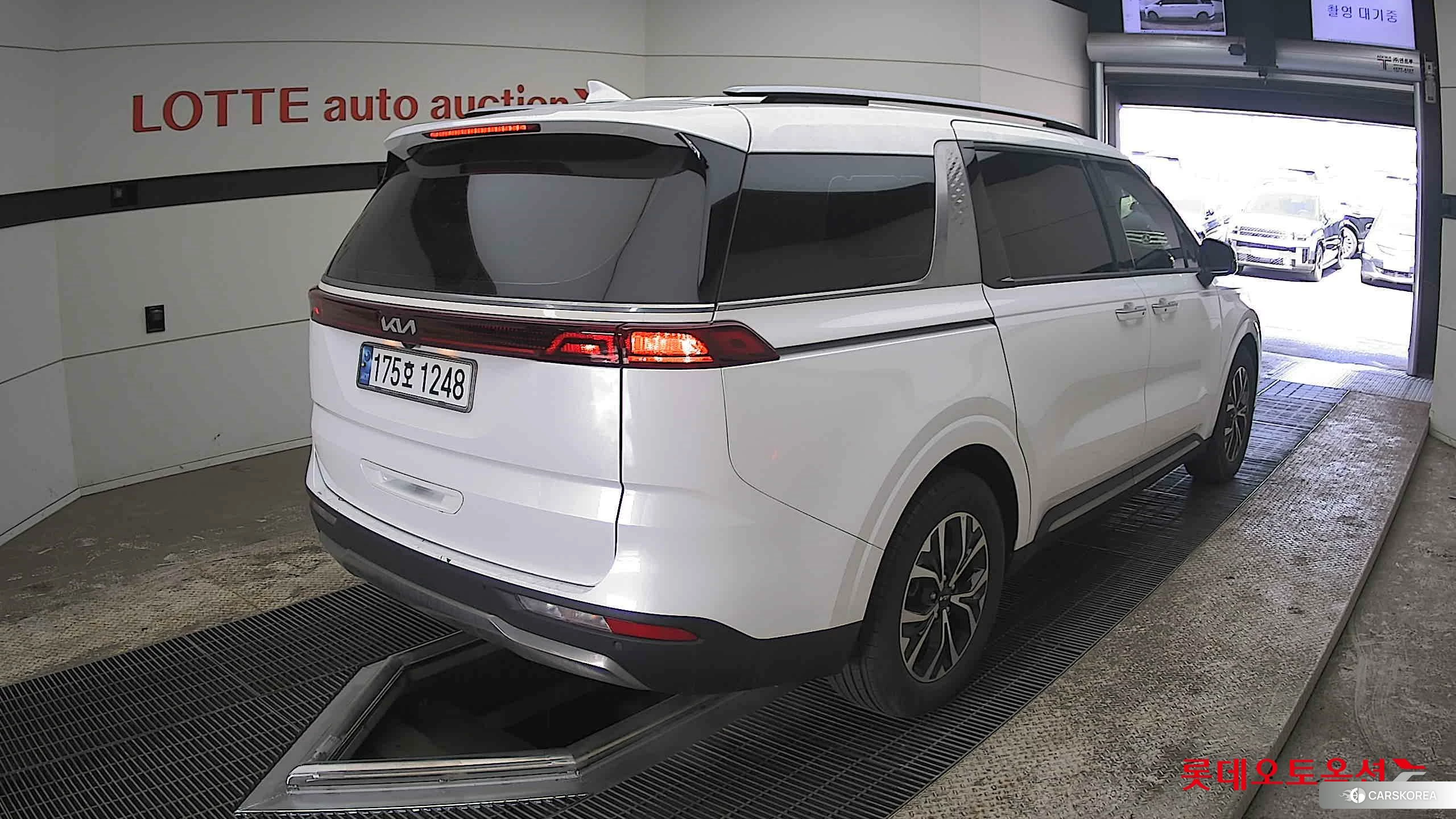 Kia Carnival id 3882126 из Кореи 32