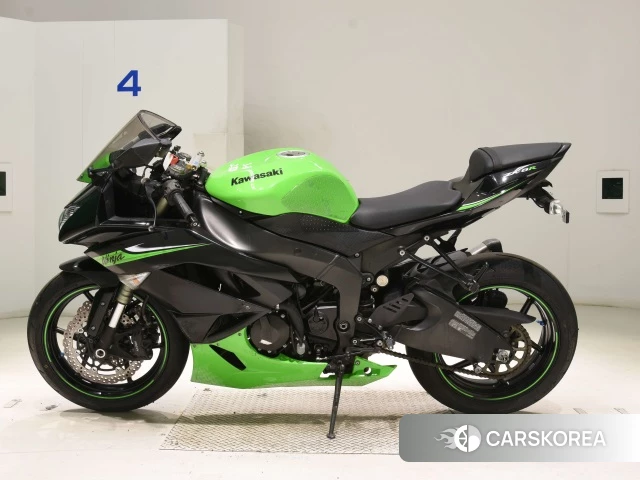 Проданный Kawasaki ZX-6R NINJA 2010 из Японии
