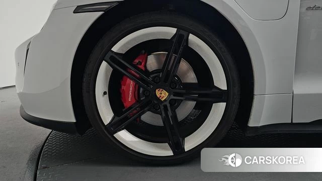 Porsche Taycan id 4594191 из Кореи 31