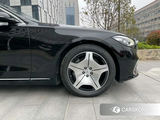 Mercedes-Benz Maybach S-class id 3908083 из Китая 18