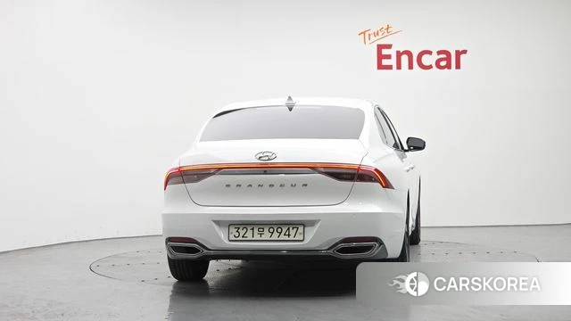 Hyundai The New Grandeur IG Hybrid id 4647164 из Кореи 14