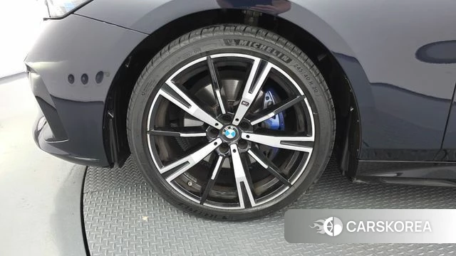 BMW 5 Series (G60) id 4640450 из Кореи 26