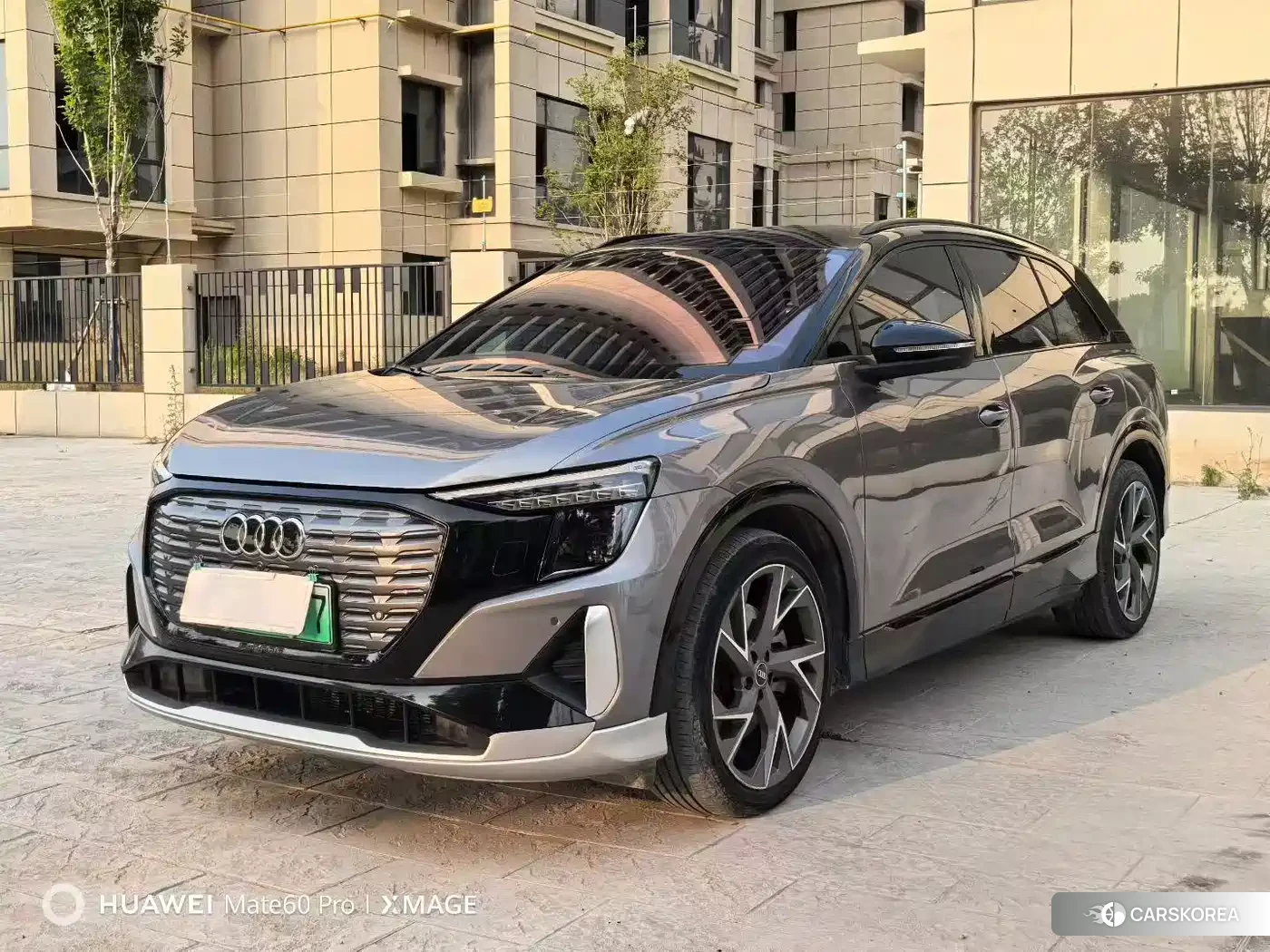 Audi Q5 e-tron 2022 Silver/gray из Китая, фото 4
