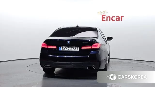 BMW 5 Series (G30) id 3043623 из Кореи 14