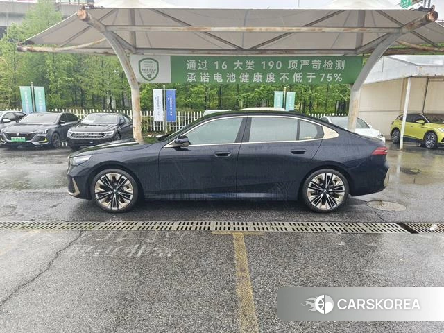 BMW 5 series 2024 Черный из Китая, фото 6