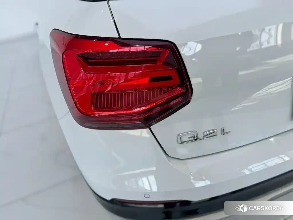 Audi Q2L id 4674416 из Китая 12