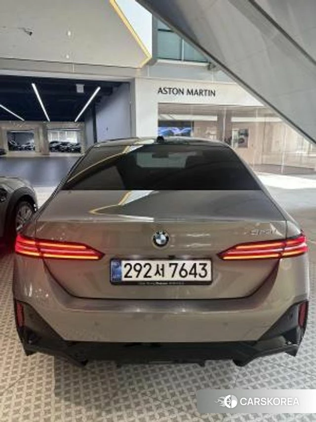 BMW 5 Series (G60) 2025 Серый из Кореи, фото 4