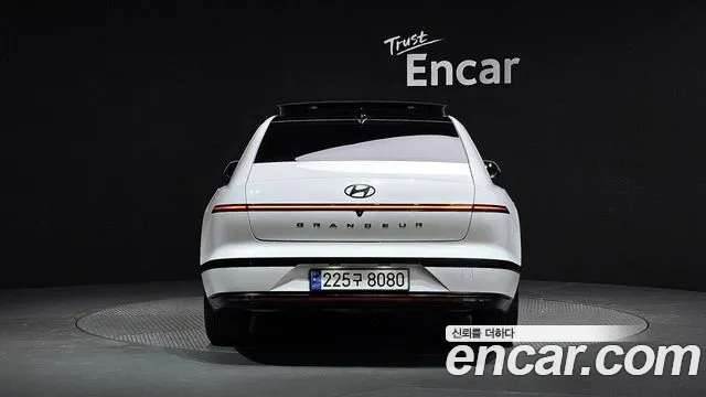 Hyundai Grandeur (GN7) id 2600260 из Кореи 14