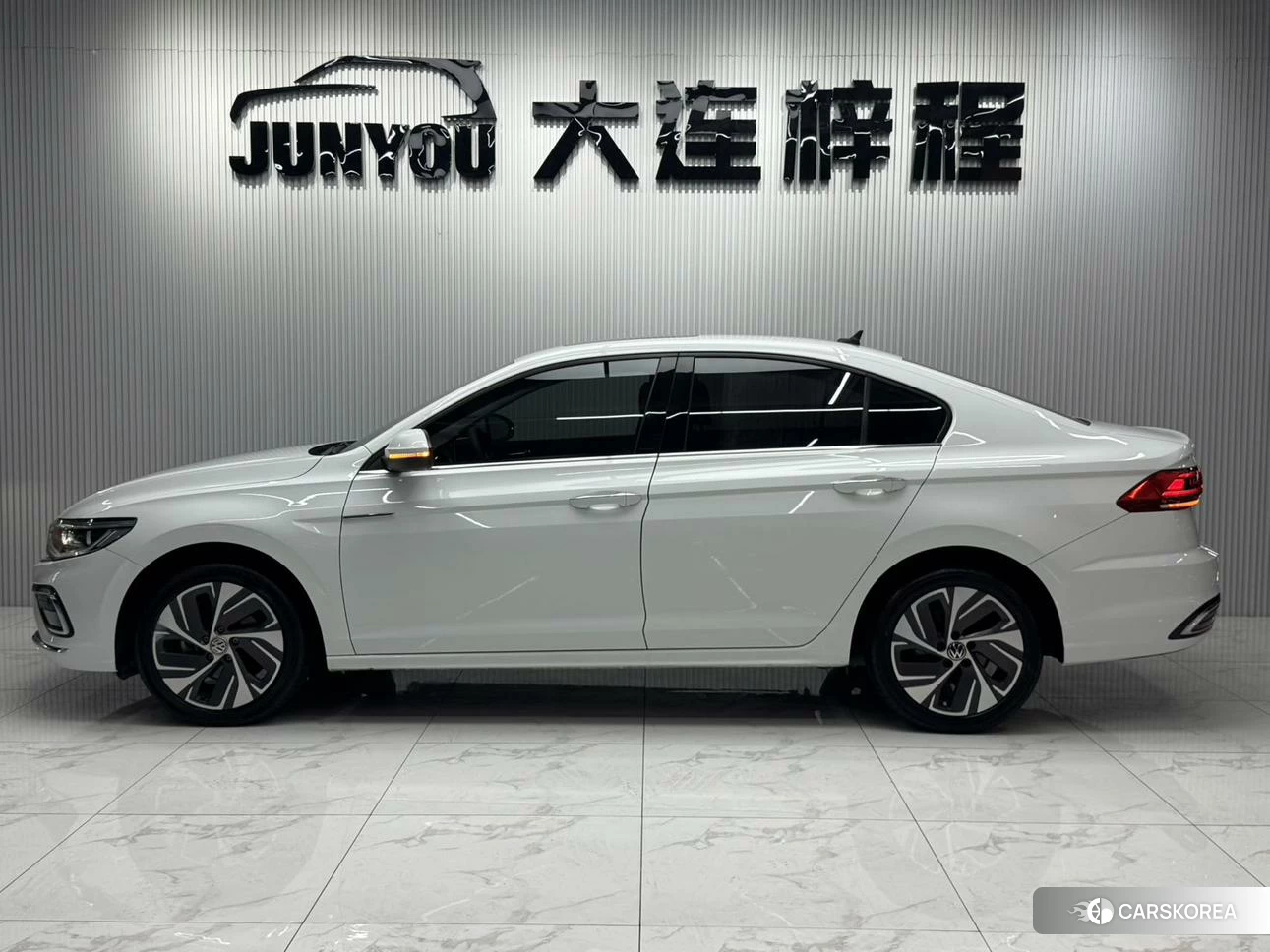 Volkswagen Bora id 4473914 из Китая 19