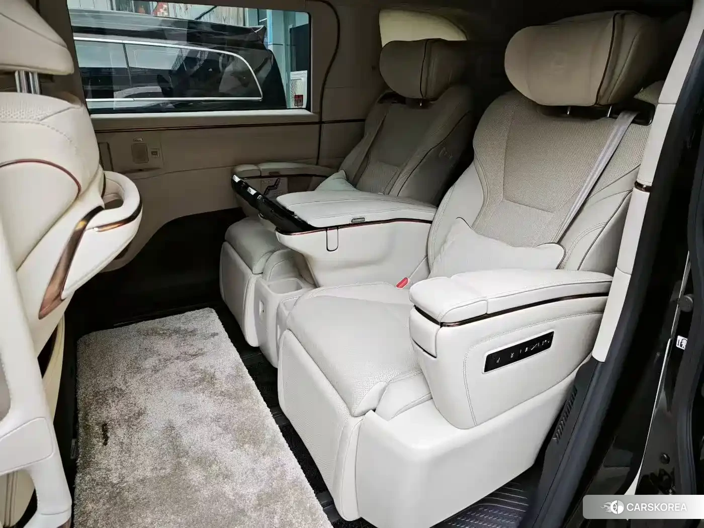 Lexus LM id 4589414 из Китая 7