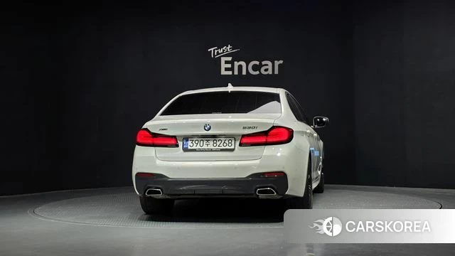 BMW 5 Series (G30) id 4395232 из Кореи 29