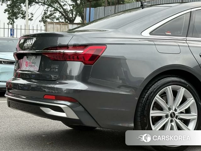 Audi A6L id 4299708 из Китая 19