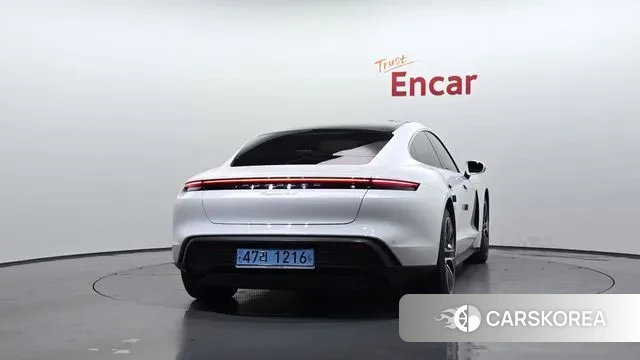 Porsche Taycan id 3390376 из Кореи 14