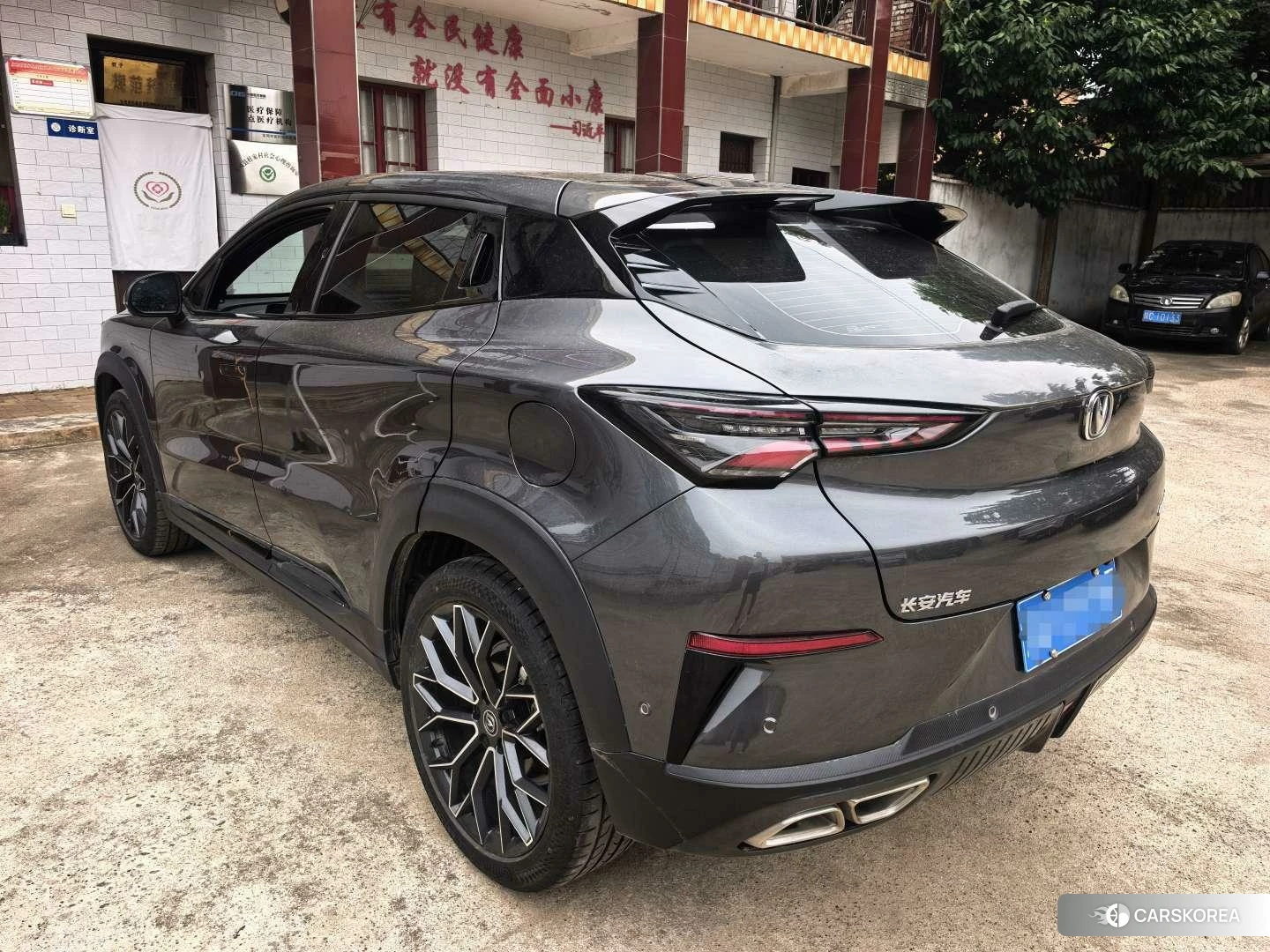 Chang'an UNI-T 2021 Темно-серый из Китая, фото 4