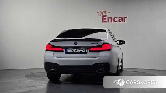 BMW 5 Series (G30) id 3680117 из Кореи 14