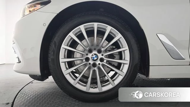 BMW 5 Series (G30) id 4573914 из Кореи 28