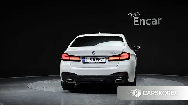 BMW 5 Series (G30) id 3539230 из Кореи 14