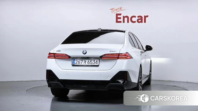 BMW 5 Series (G60) id 4591226 из Кореи 29