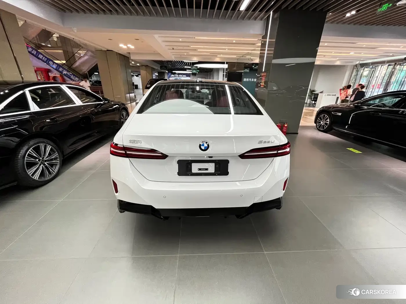 BMW 5 series 2026 Белый из Китая, фото 4