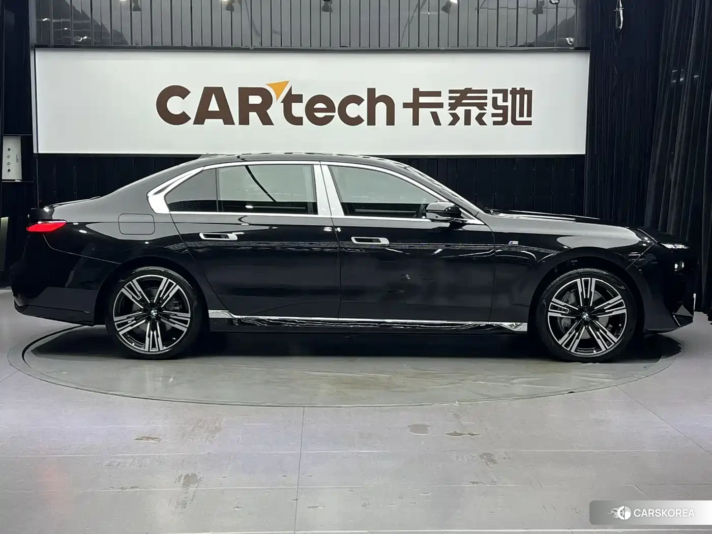BMW 7 series 2024 Черный из Китая, фото 6