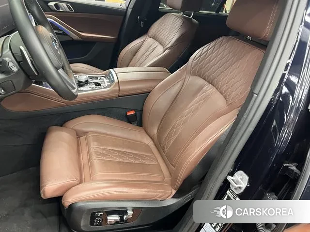 BMW X6 (G06) 2025 Черный из Кореи, фото 4