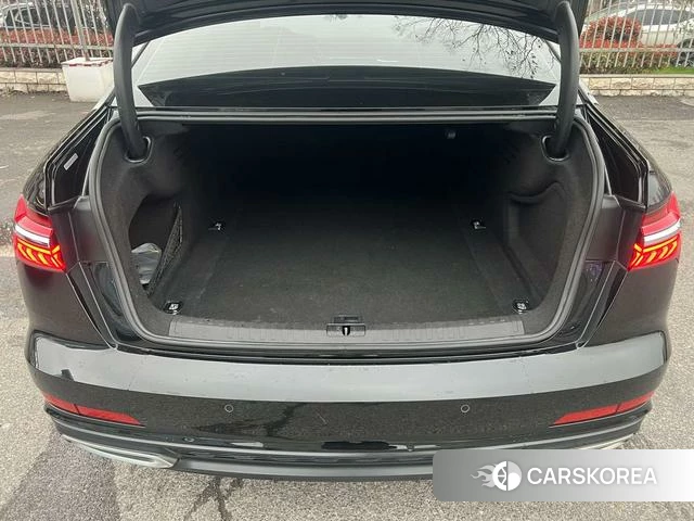 Audi A6L 2021 Черный из Китая, фото 4