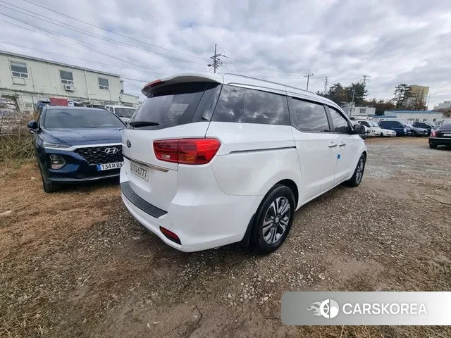 Kia The New Carnival id 2211914 из Кореи 12