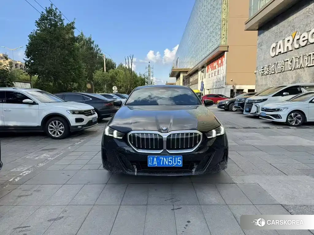 BMW 5 series 2025 Черный из Китая, фото 4