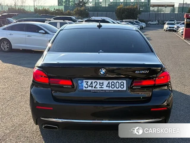 BMW 5 Series (G30) id 3565984 из Кореи 14