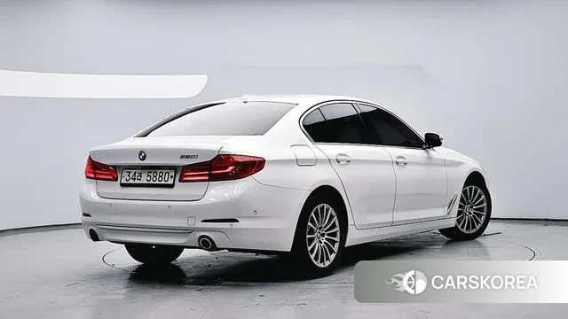 BMW 5 Series (G30) id 3612371 из Кореи 13