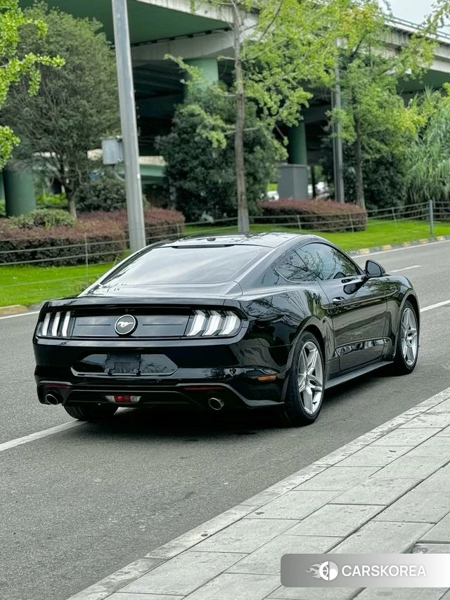 Ford Mustang 2019 Черный из Китая, фото 4