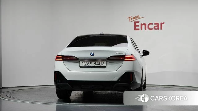 BMW 5 Series (G60) id 4292064 из Кореи 27